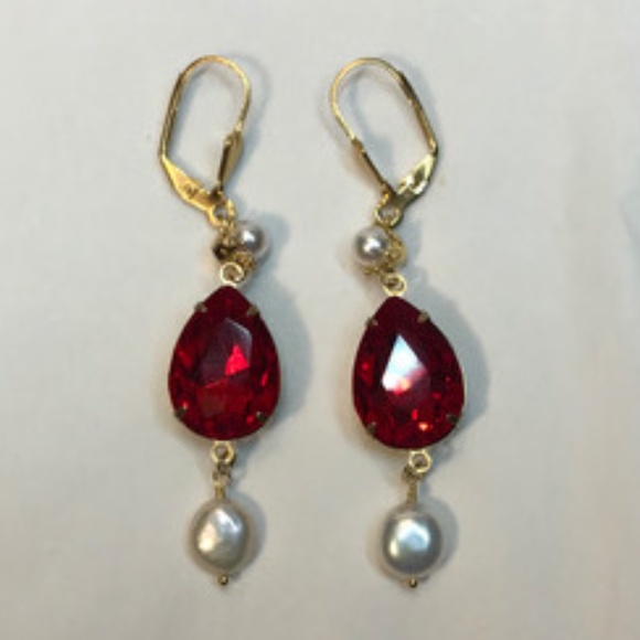 Moiraine’s Earrings Wheel of Time Teardrop Ruby & Pearls, Handmade Replicas - Picture 10 of 15